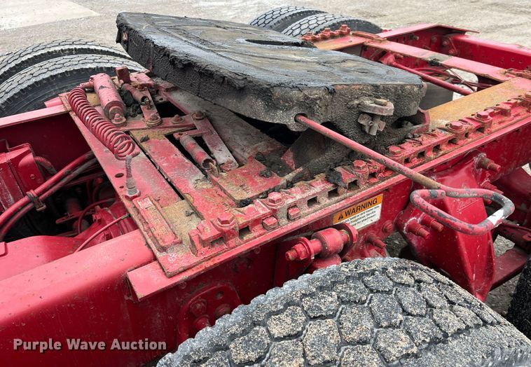 image for item LD9387 2007 Freightliner  CST120 semi truck