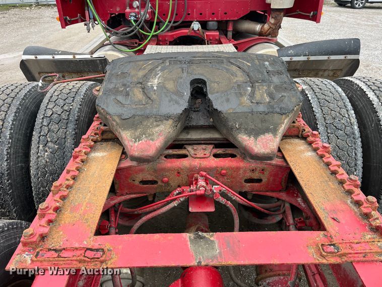 image for item LD9387 2007 Freightliner  CST120 semi truck