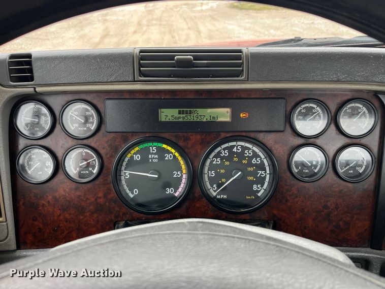 image for item LD9387 2007 Freightliner  CST120 semi truck