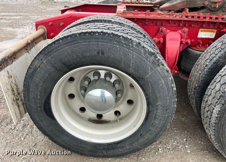 image for item LD9387 2007 Freightliner  CST120 semi truck