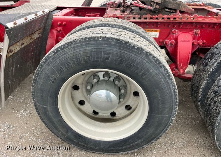 image for item LD9387 2007 Freightliner  CST120 semi truck