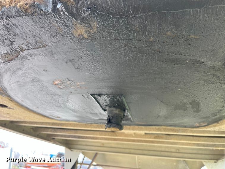 image for item LD9390 2009 Timpte grain trailer