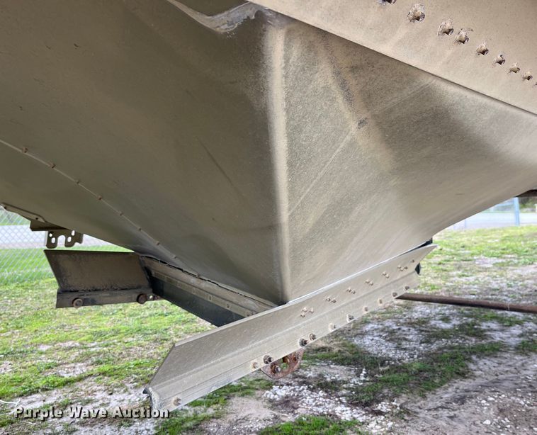 image for item LD9390 2009 Timpte grain trailer