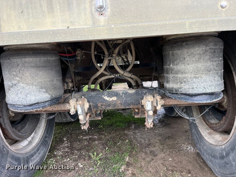 image for item LD9390 2009 Timpte grain trailer