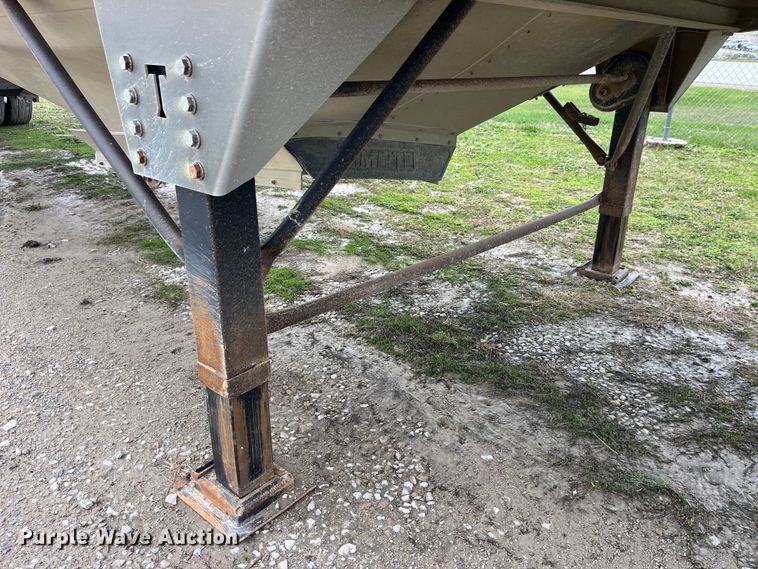 image for item LD9390 2009 Timpte grain trailer