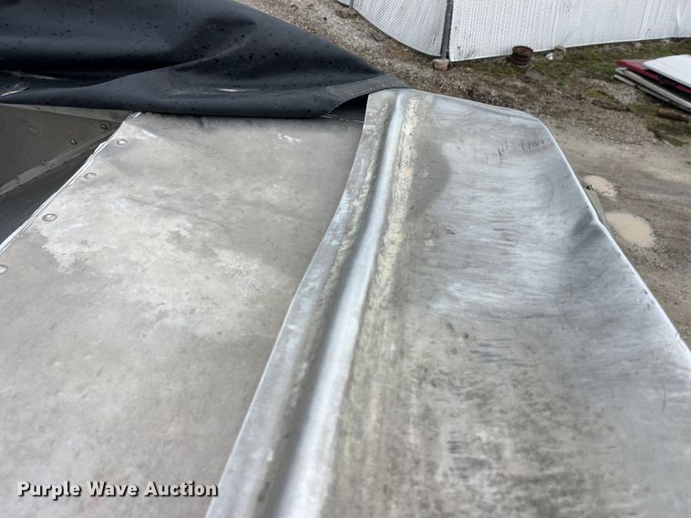 image for item LD9390 2009 Timpte grain trailer