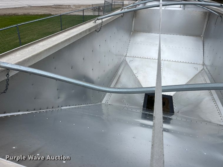 image for item LD9390 2009 Timpte grain trailer