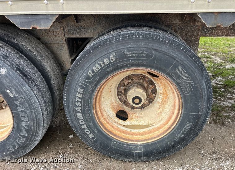 image for item LD9390 2009 Timpte grain trailer