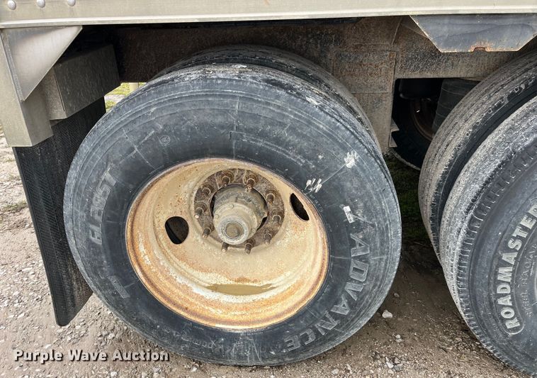 image for item LD9390 2009 Timpte grain trailer