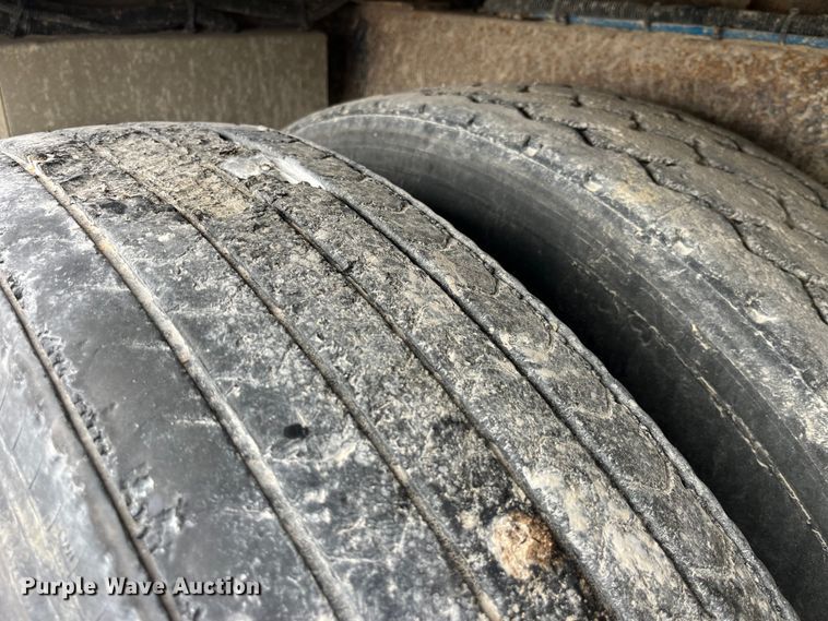 image for item LD9390 2009 Timpte grain trailer