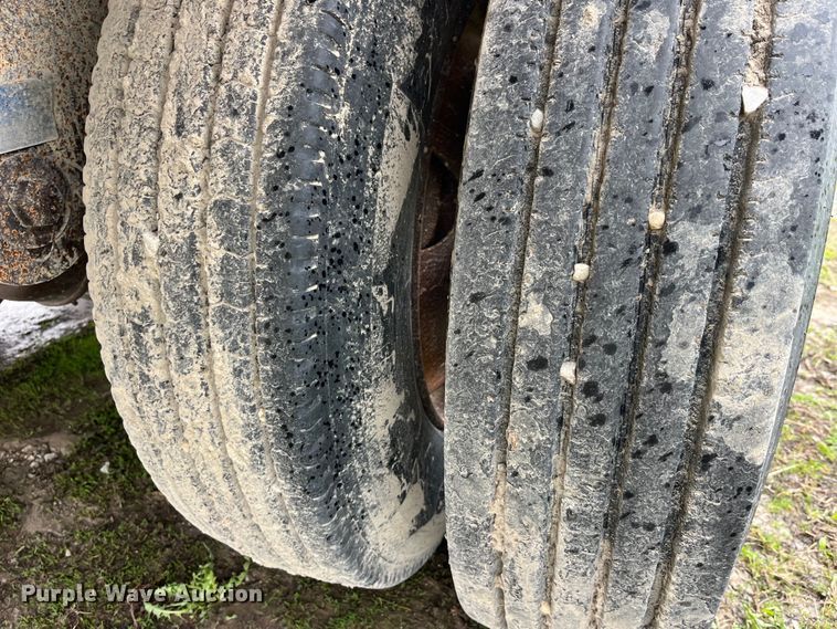 image for item LD9390 2009 Timpte grain trailer