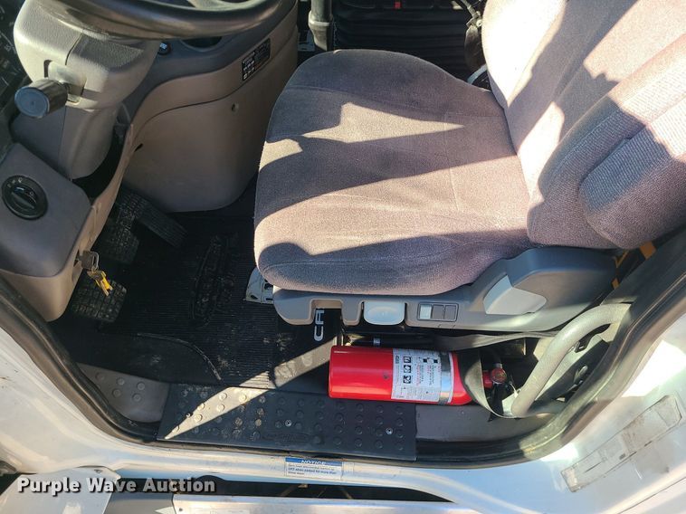 image for item LJ9518 2016 Freightliner Cascadia semi truck