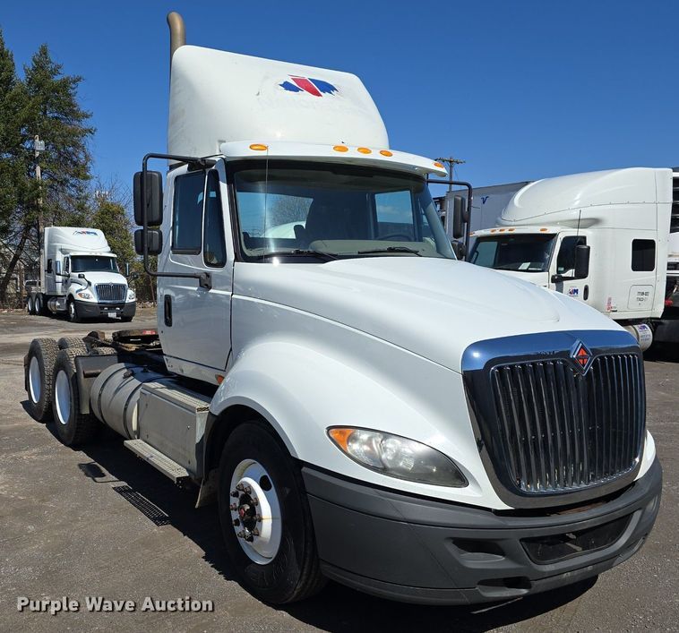 image for item ME9301 2017 International  Prostar semi truck