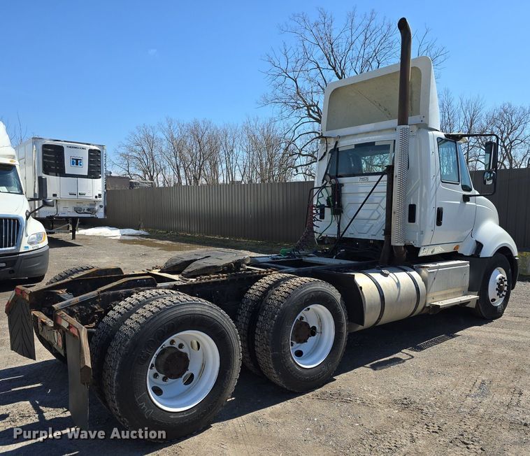 image for item ME9301 2017 International  Prostar semi truck