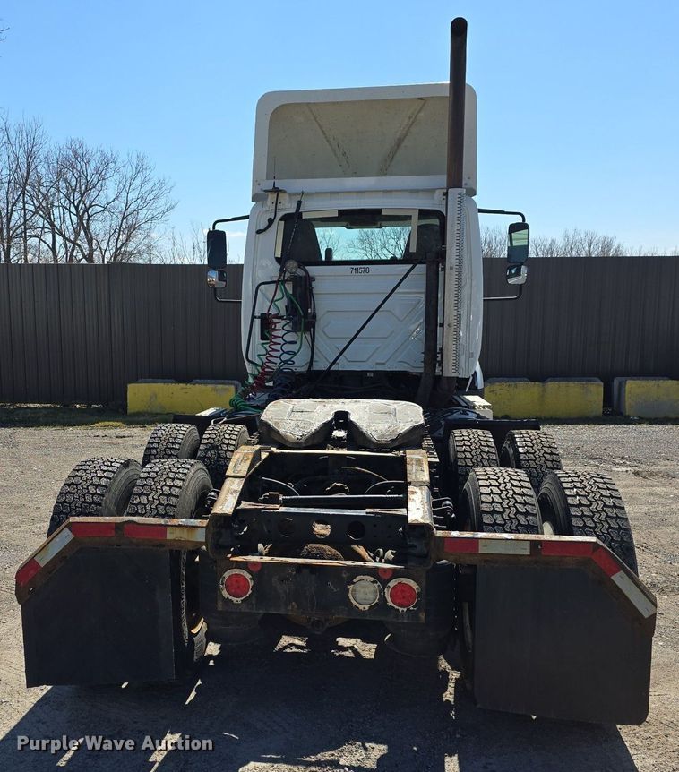 image for item ME9301 2017 International  Prostar semi truck