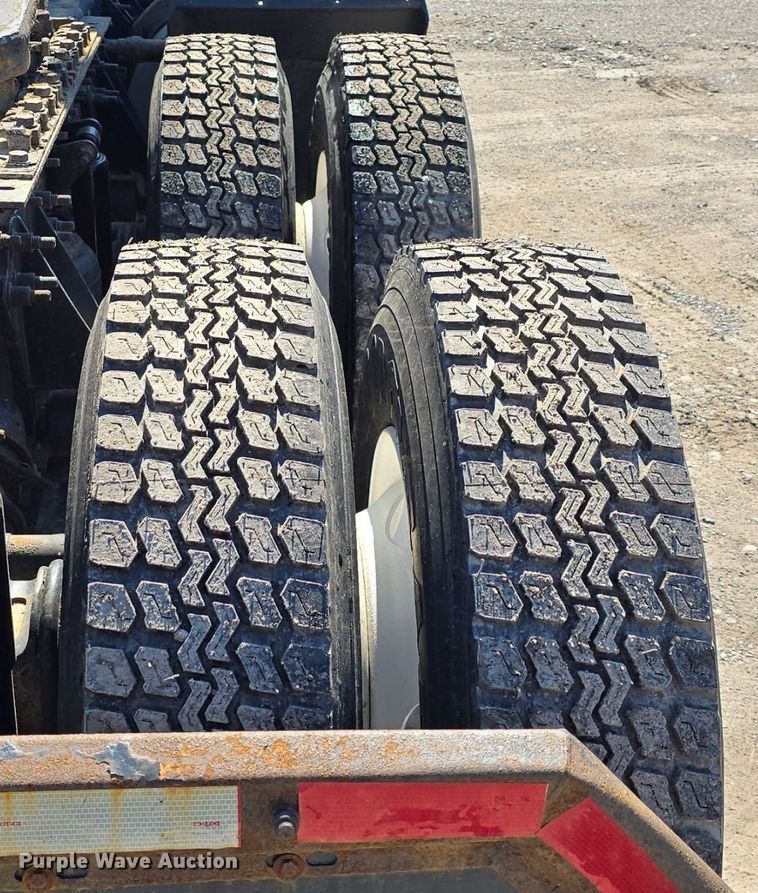 image for item ME9301 2017 International  Prostar semi truck