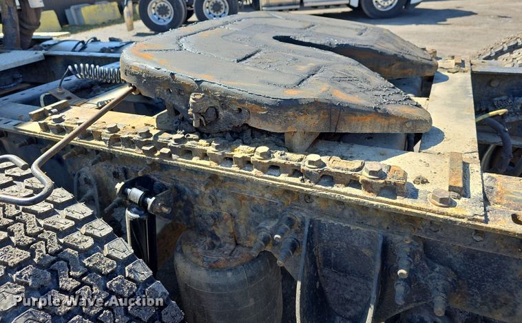 image for item ME9301 2017 International  Prostar semi truck