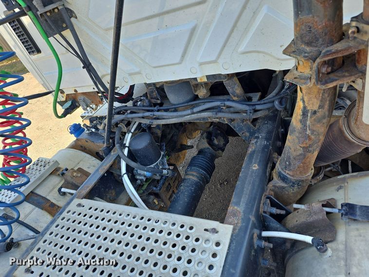 image for item ME9301 2017 International  Prostar semi truck