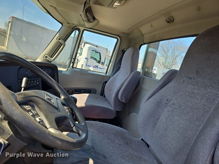 image for item ME9301 2017 International  Prostar semi truck