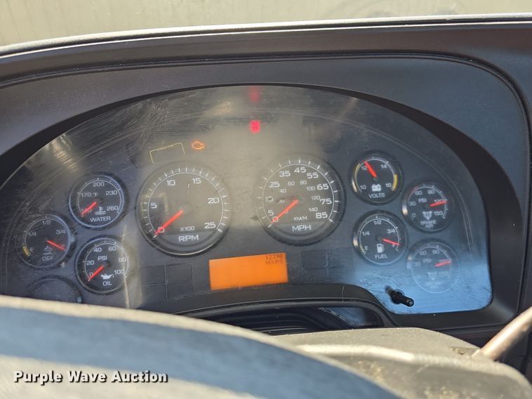 image for item ME9301 2017 International  Prostar semi truck