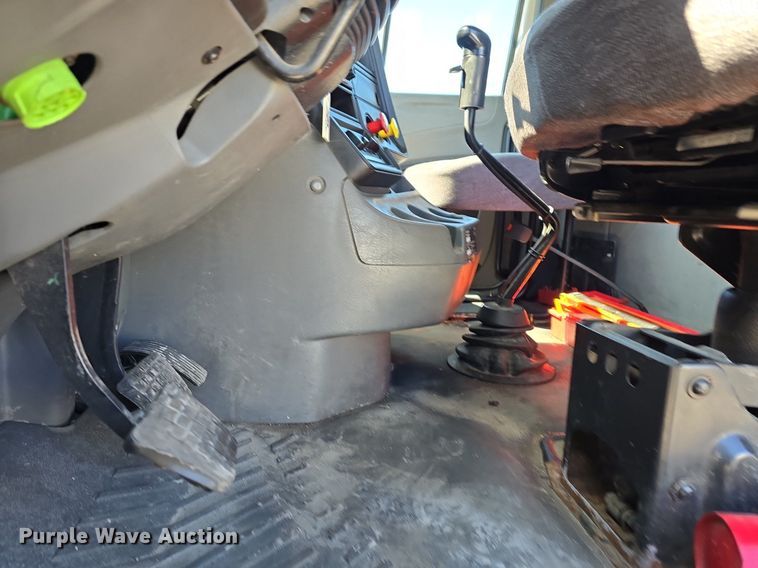 image for item ME9301 2017 International  Prostar semi truck