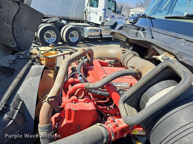 image for item ME9301 2017 International  Prostar semi truck