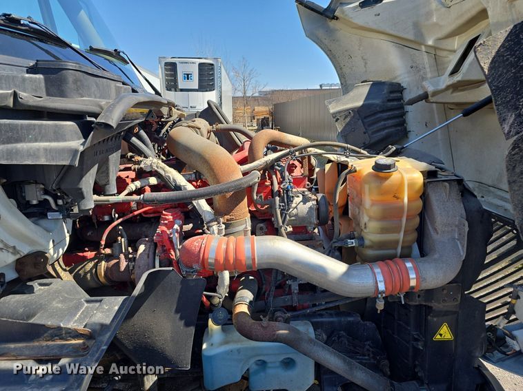 image for item ME9301 2017 International  Prostar semi truck