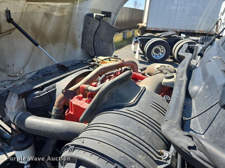 image for item ME9301 2017 International  Prostar semi truck