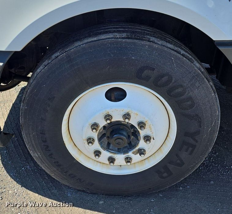 image for item ME9301 2017 International  Prostar semi truck