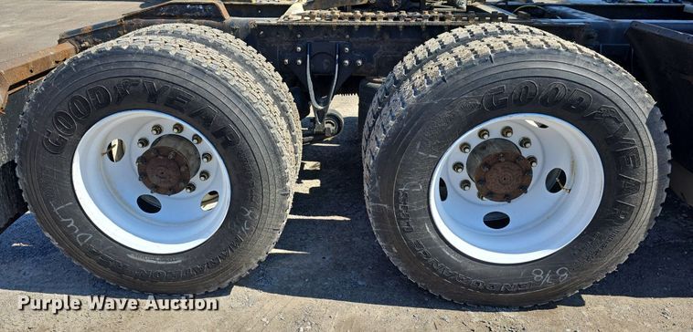 image for item ME9301 2017 International  Prostar semi truck