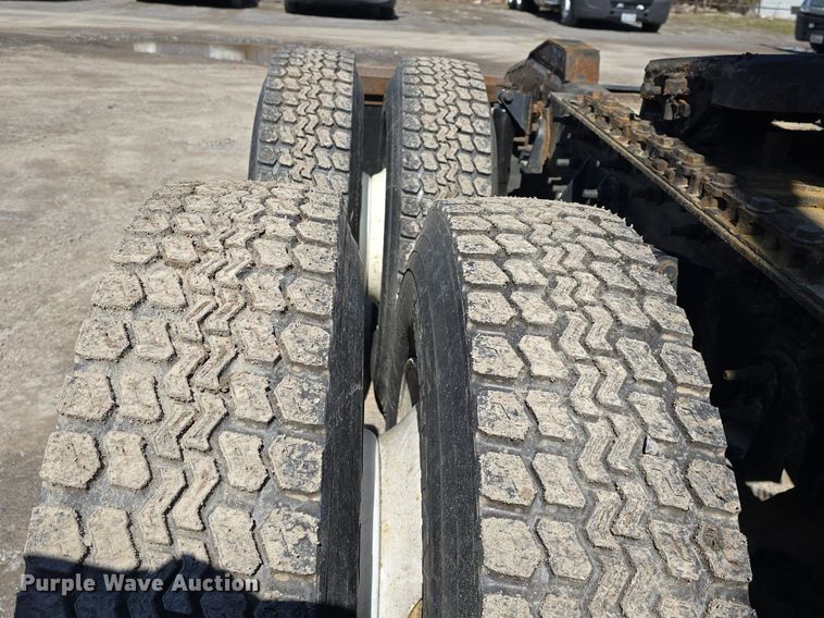 image for item ME9301 2017 International  Prostar semi truck