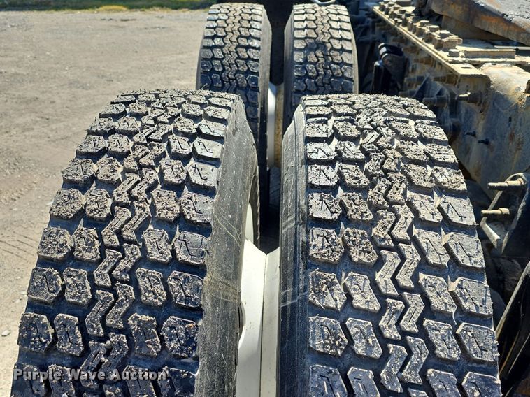 image for item ME9301 2017 International  Prostar semi truck