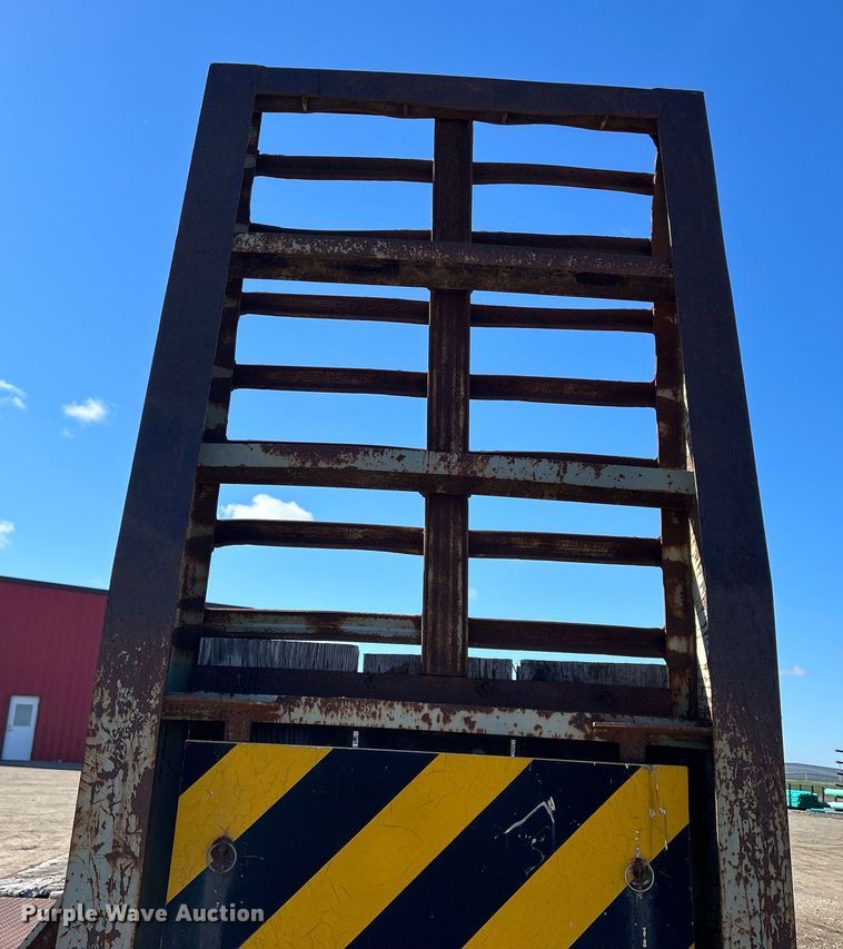 image for item MO9220 1994 Rogers BT25 equipment trailer