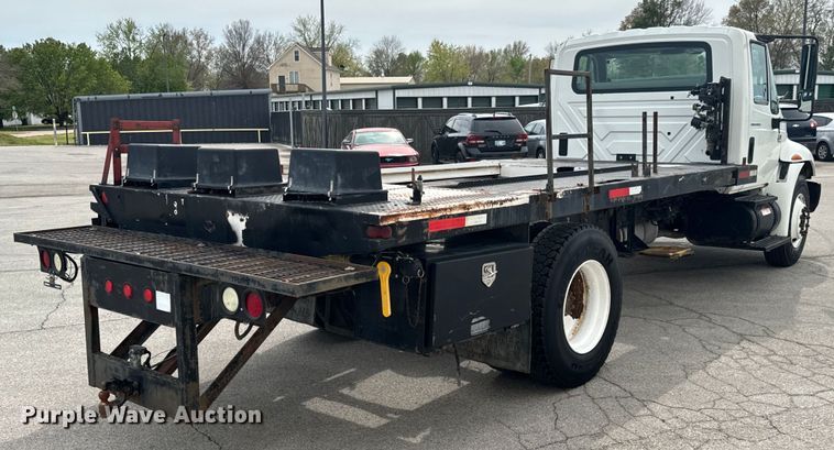 image for item ND9148 2005 International 4300 flatbed truck