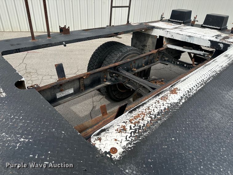 image for item ND9148 2005 International 4300 flatbed truck