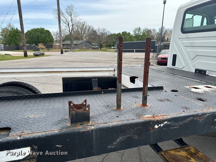 image for item ND9148 2005 International 4300 flatbed truck