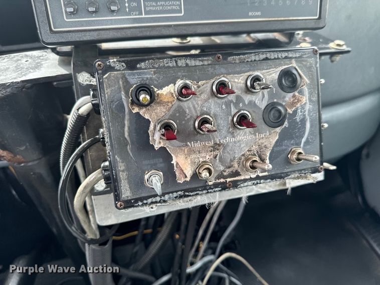 image for item ND9148 2005 International 4300 flatbed truck