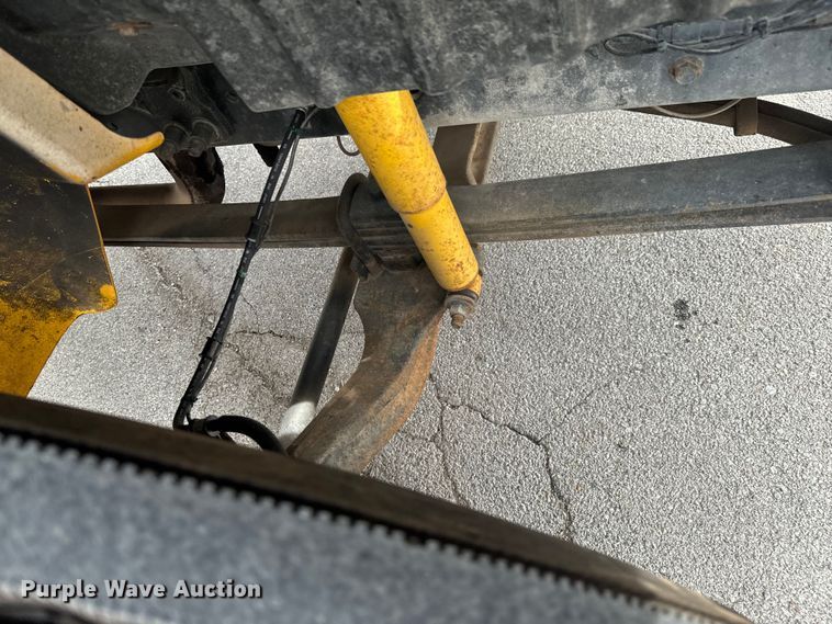 image for item ND9148 2005 International 4300 flatbed truck