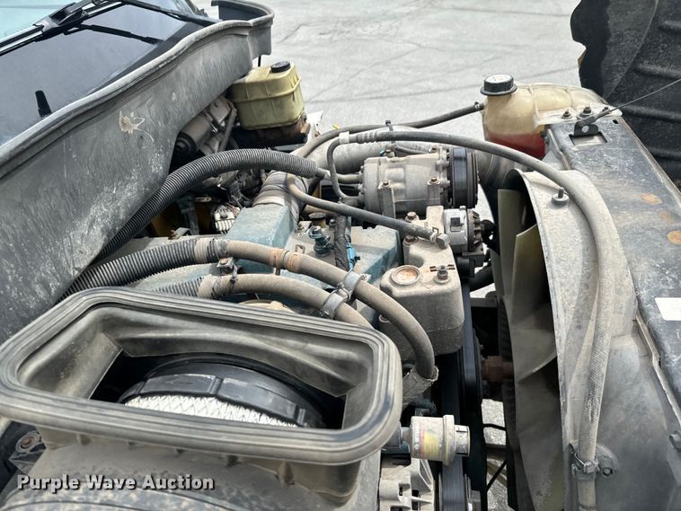 image for item ND9148 2005 International 4300 flatbed truck