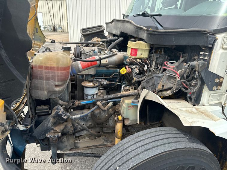 image for item ND9148 2005 International 4300 flatbed truck