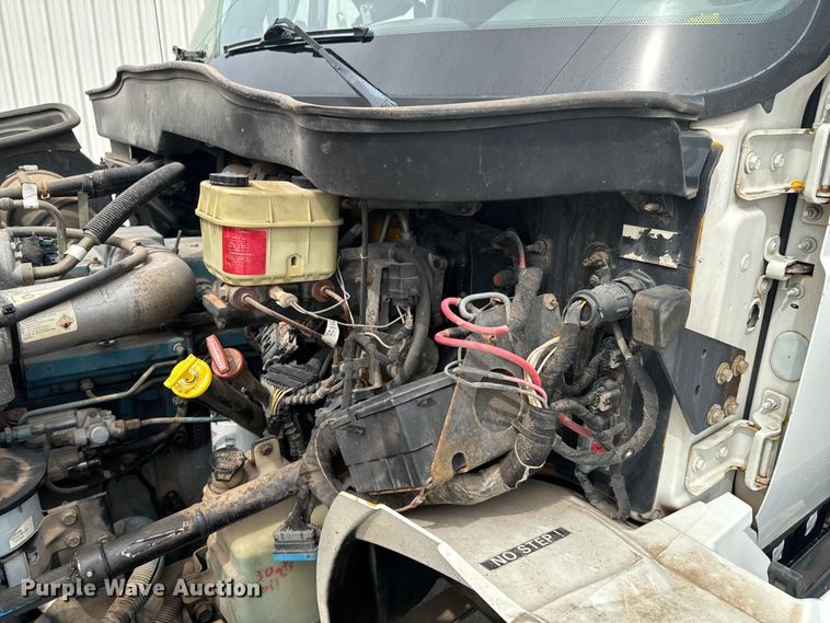 image for item ND9148 2005 International 4300 flatbed truck