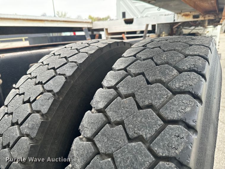 image for item ND9148 2005 International 4300 flatbed truck