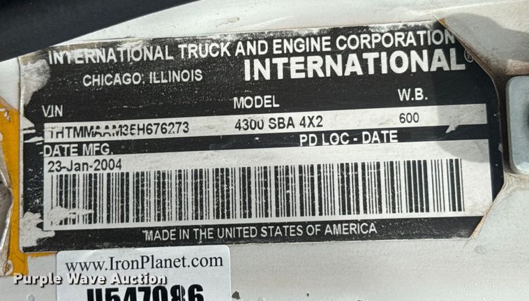 image for item ND9148 2005 International 4300 flatbed truck