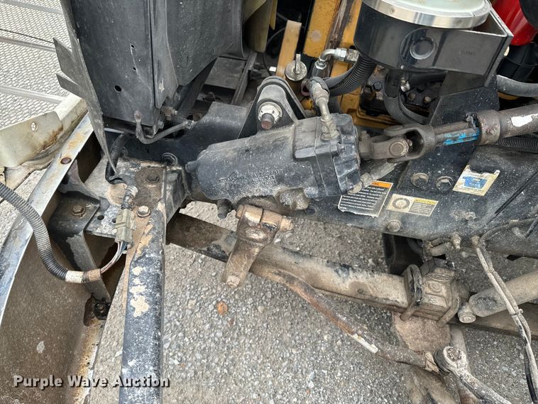 image for item ND9165 2005 Peterbilt 335 rollback truck