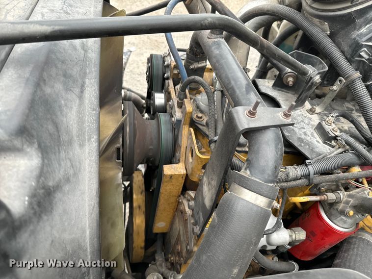 image for item ND9165 2005 Peterbilt 335 rollback truck