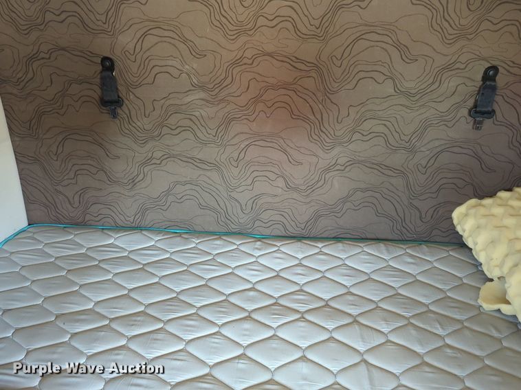 image for item NG9308 2016 Volvo  VNL semi truck