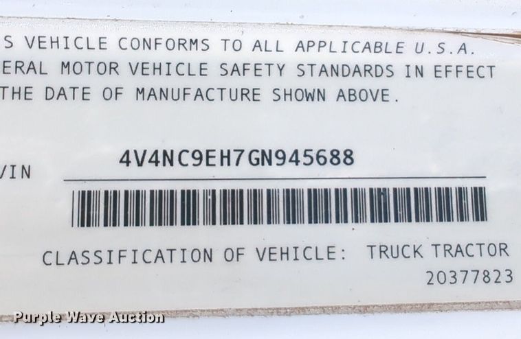 image for item NG9308 2016 Volvo  VNL semi truck