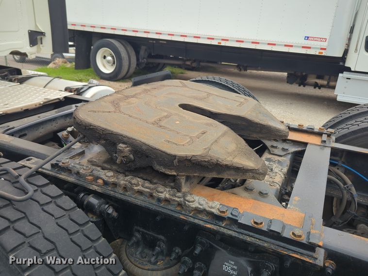 image for item NG9385 2015 Freightliner  Cascadia semi truck