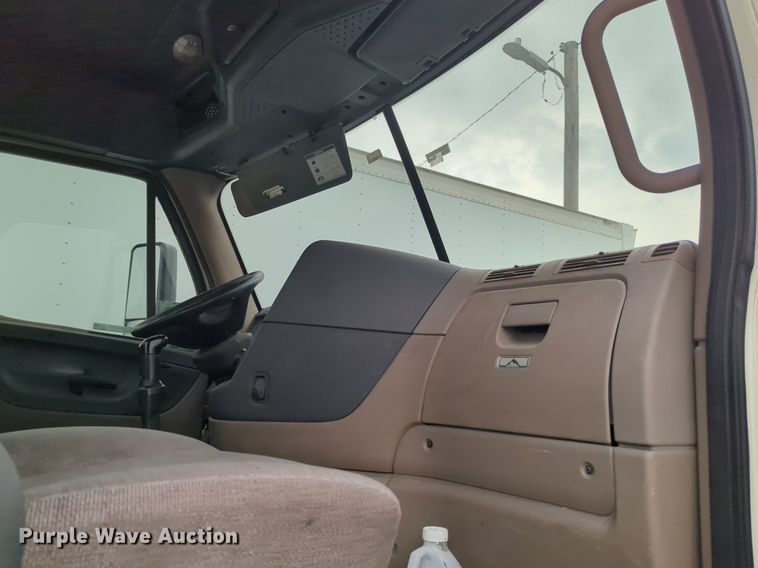 image for item NG9385 2015 Freightliner  Cascadia semi truck