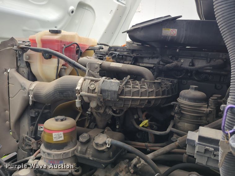 image for item NG9385 2015 Freightliner  Cascadia semi truck